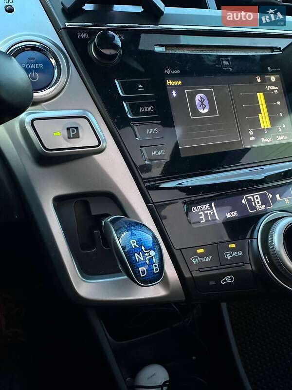 Универсал Toyota Prius v 2015 в Киеве