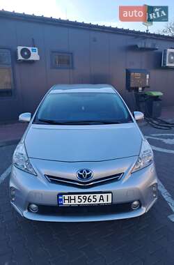 Универсал Toyota Prius v 2014 в Одессе