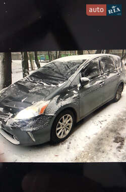 Універсал Toyota Prius v 2012 в Львові