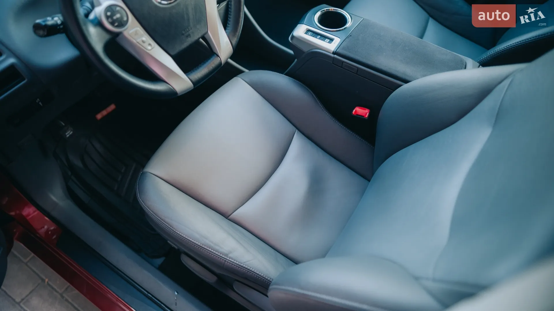 2013 Toyota Prius v (+) - мініатюра 39