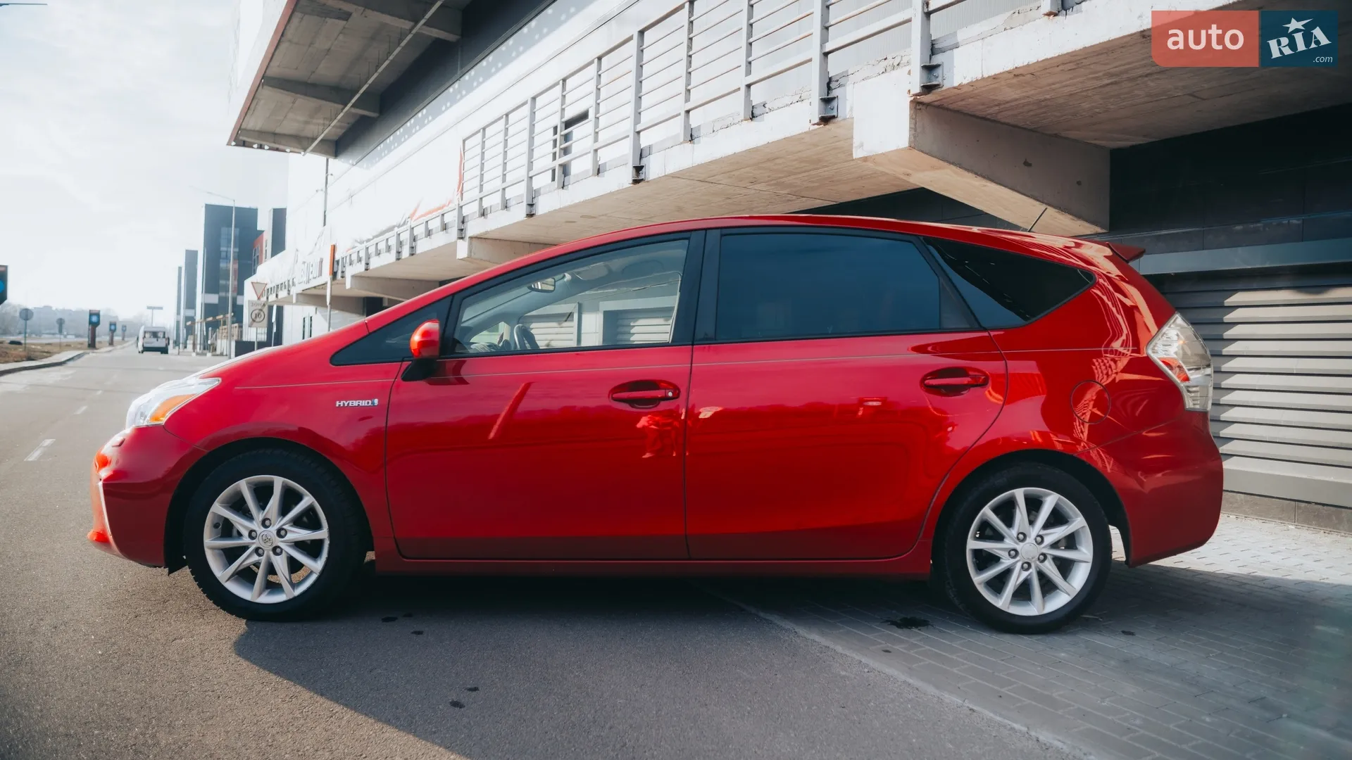 2013 Toyota Prius v (+) - мініатюра 18