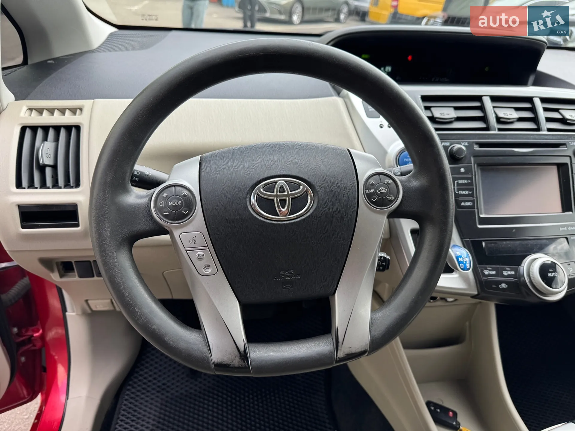 2013 Toyota Prius v (+) - мініатюра 11