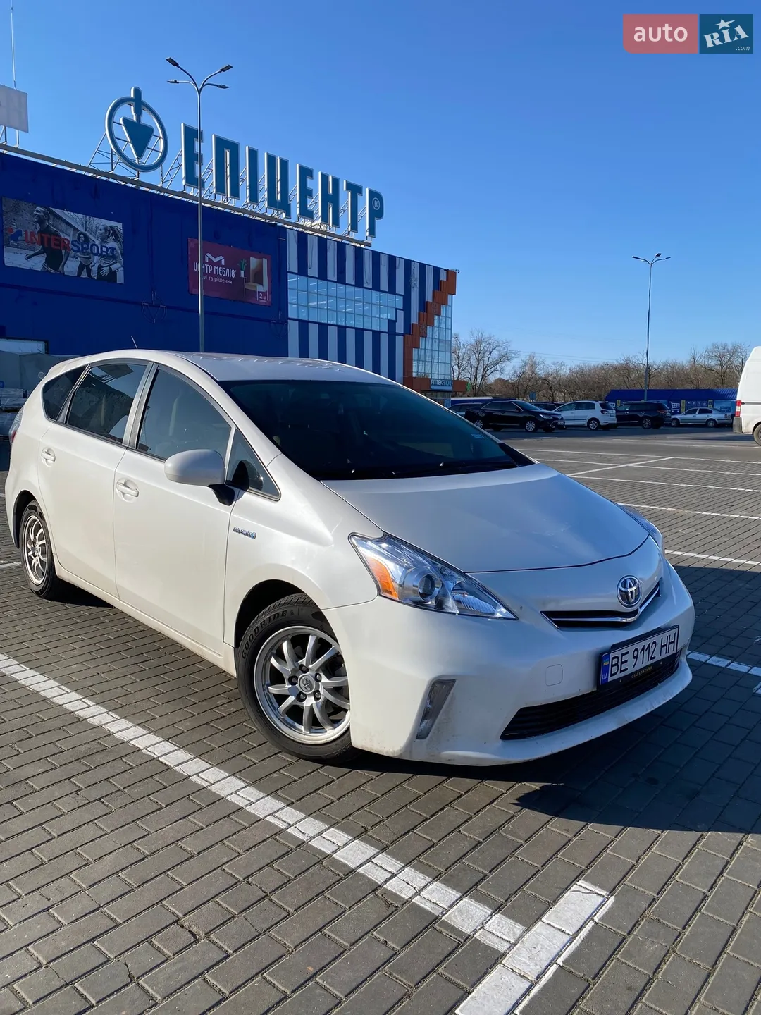 2012 Toyota Prius v (+) - фото 1