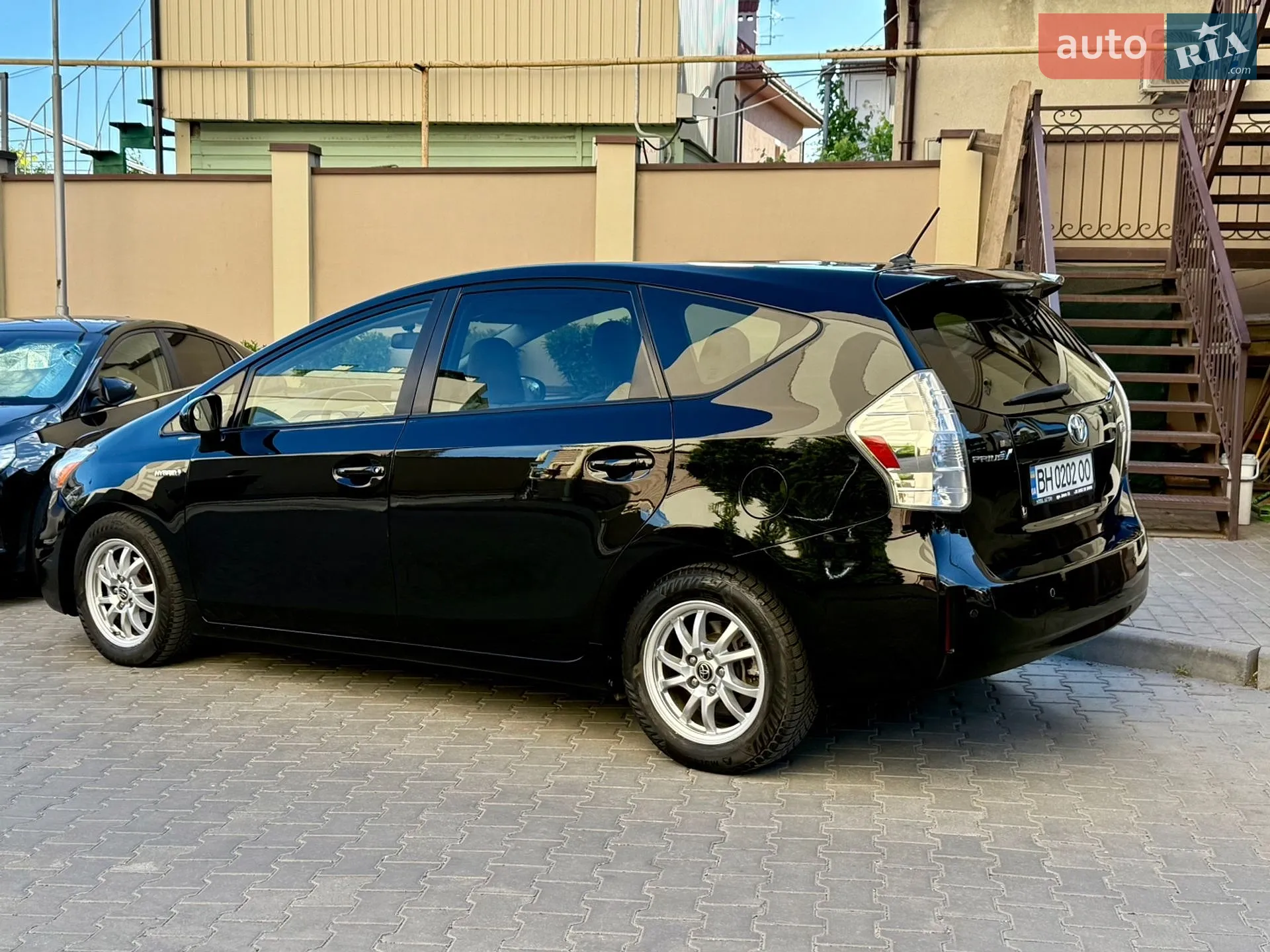 2013 Toyota Prius v (+) - мініатюра 12