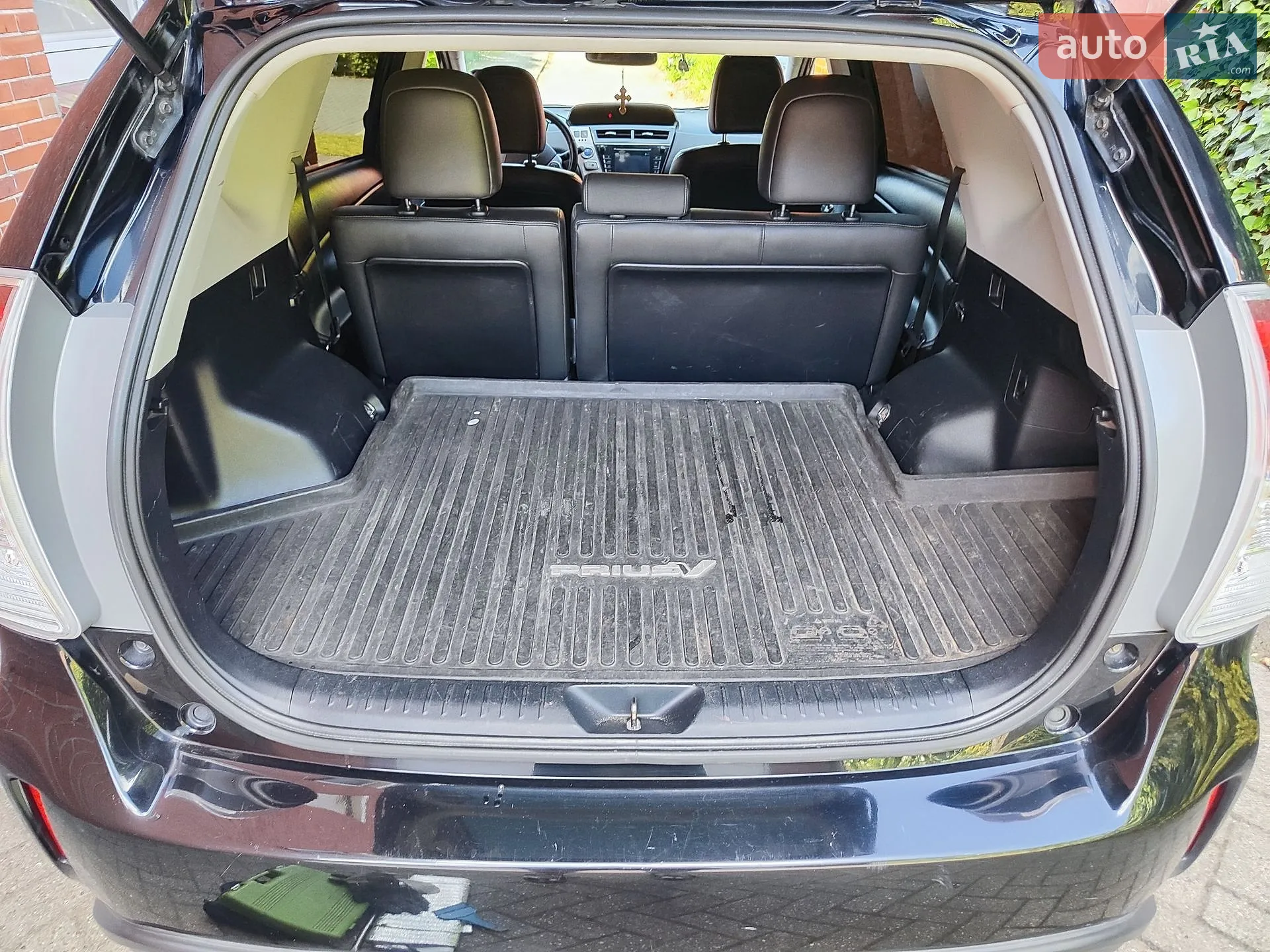 2016 Toyota Prius v (+) - мініатюра 17