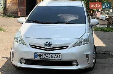 Універсал Toyota Prius v 2013 в Одесі
