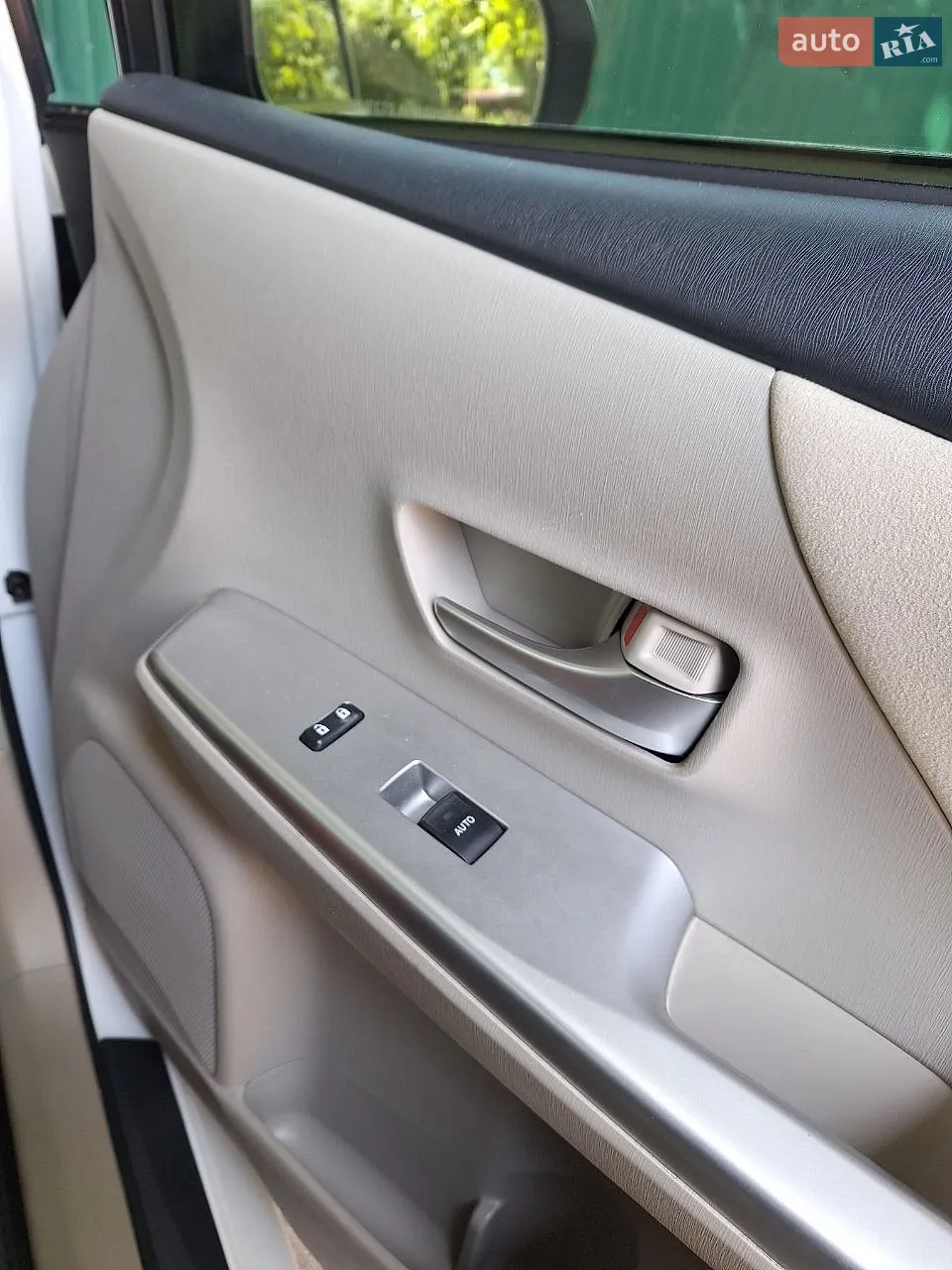 2012 Toyota Prius v (+) - мініатюра 12