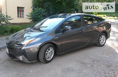 Хэтчбек Toyota Prius 2017 в Сумах