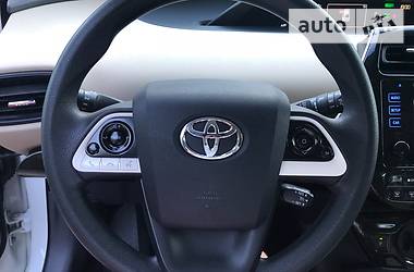 Седан Toyota Prius 2016 в Одесі