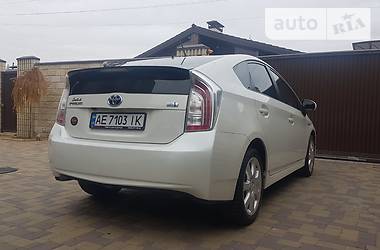 Хэтчбек Toyota Prius 2015 в Днепре