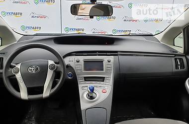Хетчбек Toyota Prius 2014 в Дніпрі