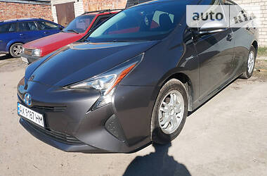Хетчбек Toyota Prius 2016 в 