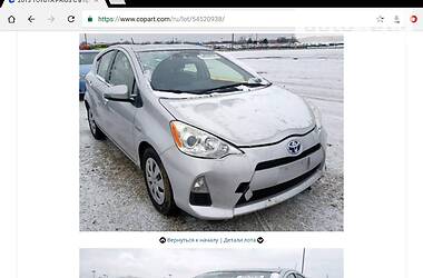 Хетчбек Toyota Prius 2013 в 
