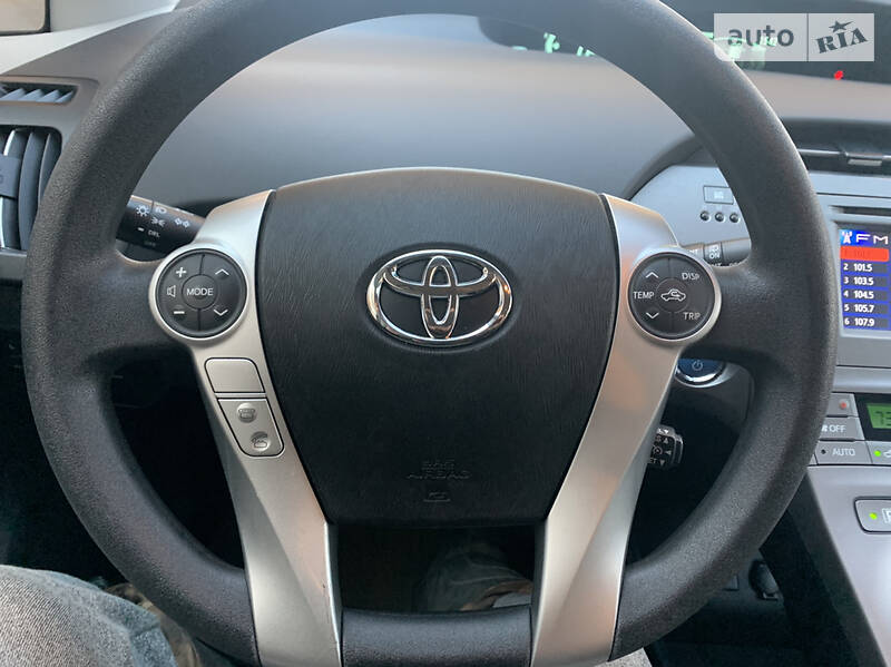 Хетчбек Toyota Prius 2015 в Харкові