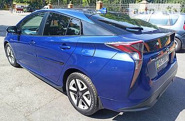 Хетчбек Toyota Prius 2015 в Києві