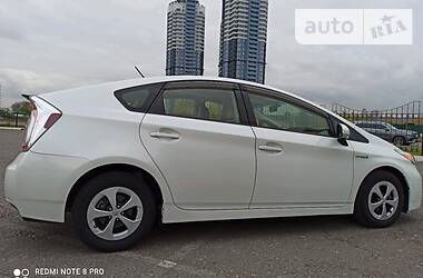 Хэтчбек Toyota Prius 2014 в Киеве