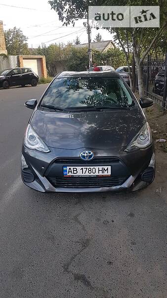 Хэтчбек Toyota Prius 2016 в Одессе