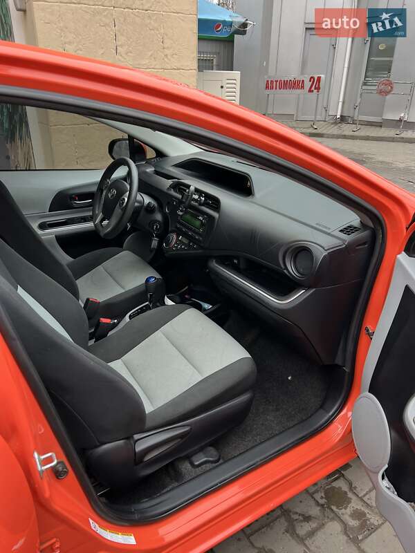Хетчбек Toyota Prius 2014 в Одесі