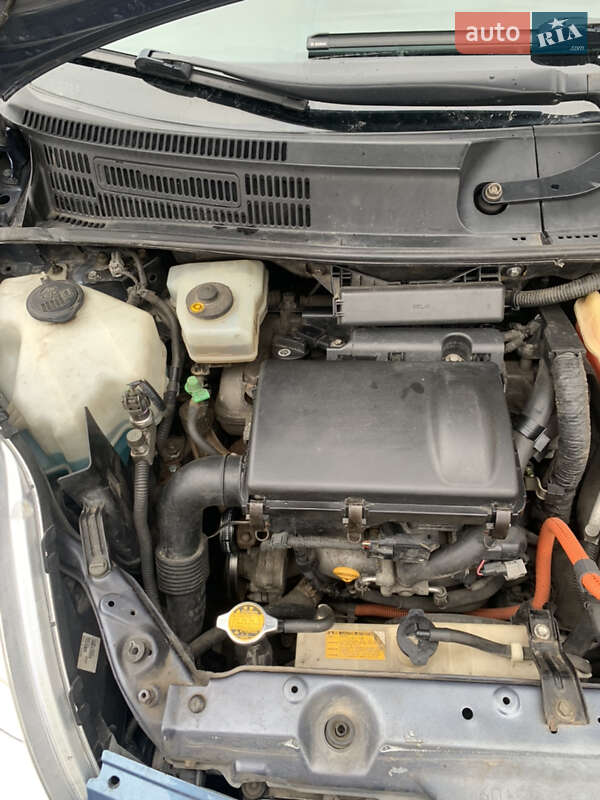 Хетчбек Toyota Prius 2005 в Могилів-Подільському