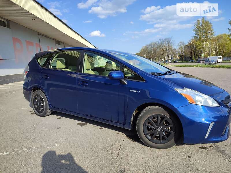 Универсал Toyota Prius 2012 в Львове