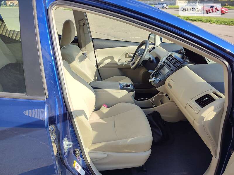 Универсал Toyota Prius 2012 в Львове
