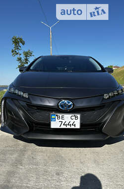 Хэтчбек Toyota Prius 2017 в Николаеве