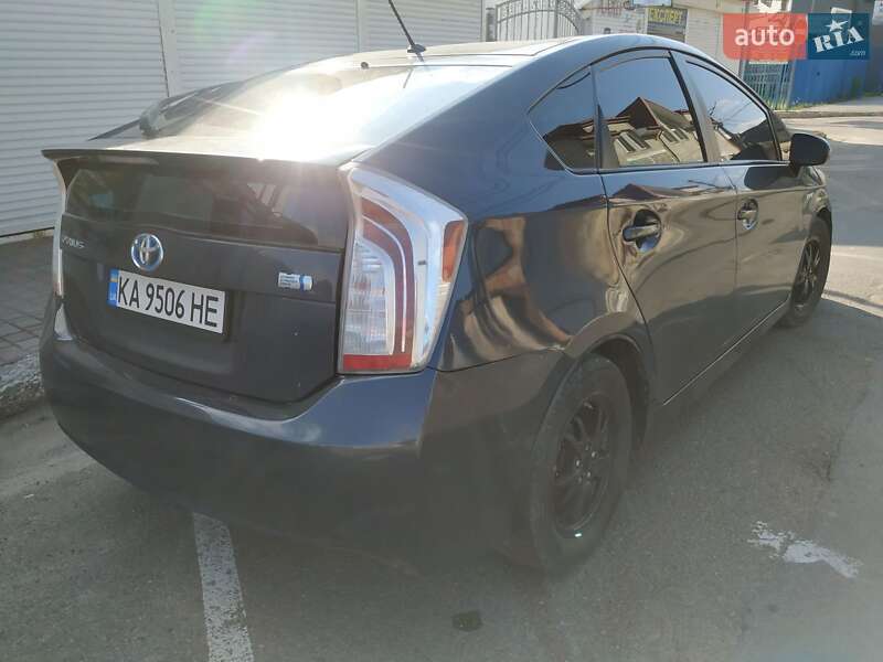 Хэтчбек Toyota Prius 2014 в Стрые
