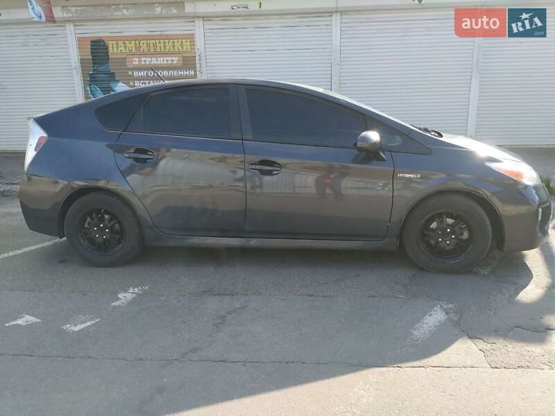 Хэтчбек Toyota Prius 2014 в Стрые