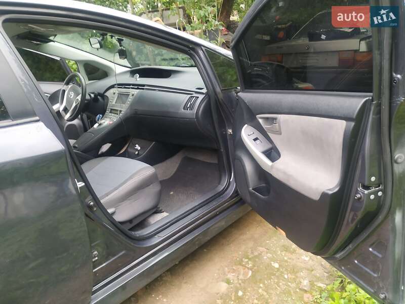 Хэтчбек Toyota Prius 2014 в Стрые