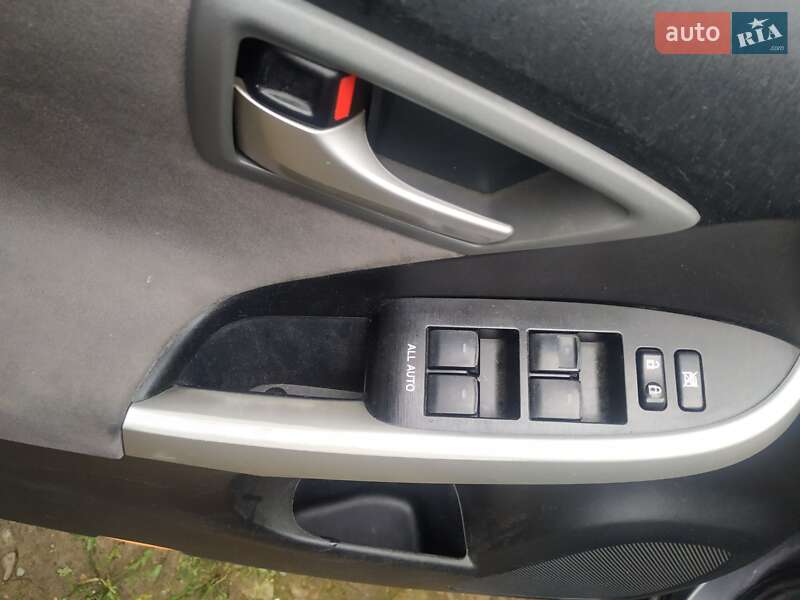 Хэтчбек Toyota Prius 2014 в Стрые