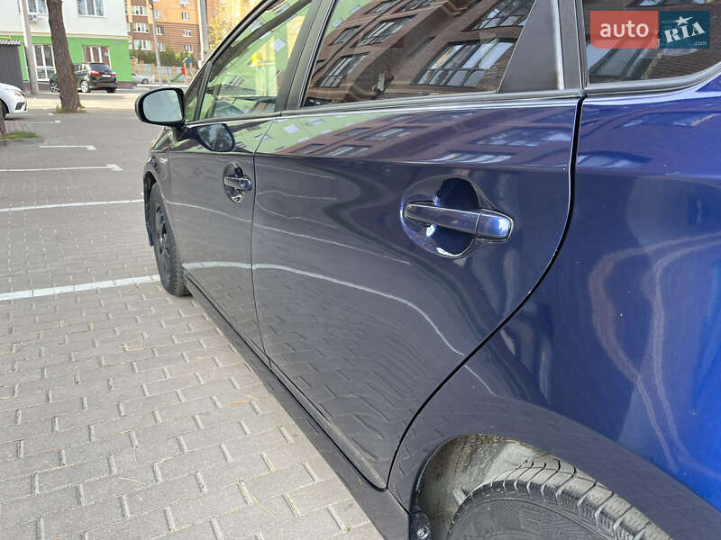 Хэтчбек Toyota Prius 2013 в Киеве