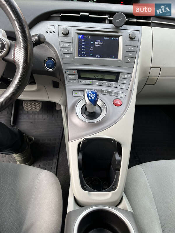 Хэтчбек Toyota Prius 2013 в Киеве