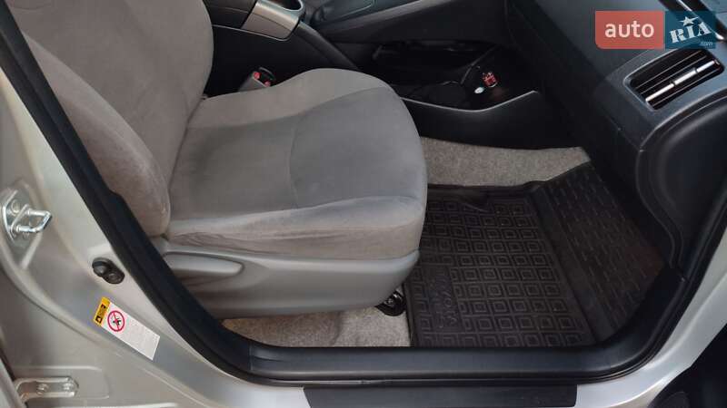 Хетчбек Toyota Prius 2013 в Миколаєві
