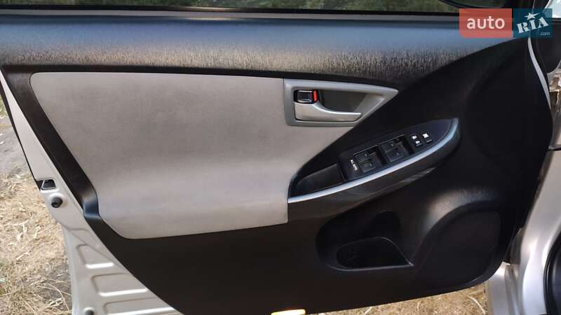 Хетчбек Toyota Prius 2013 в Миколаєві