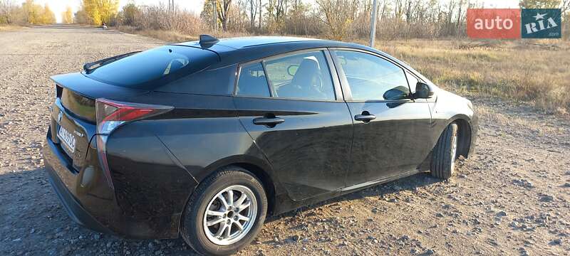 Хетчбек Toyota Prius 2016 в Києві