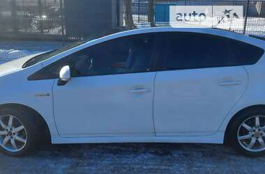 Хэтчбек Toyota Prius 2010 в 