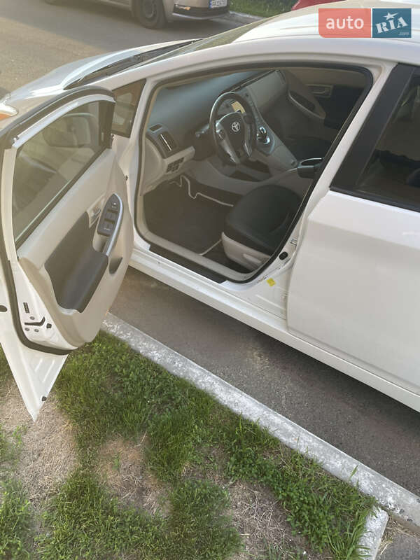 Хэтчбек Toyota Prius 2012 в Киеве