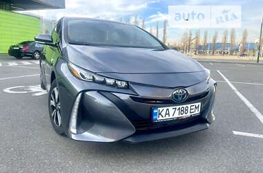 Хетчбек Toyota Prius 2017 в Києві