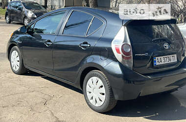 Хэтчбек Toyota Prius 2013 в Киеве