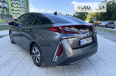 Хетчбек Toyota Prius 2017 в Києві