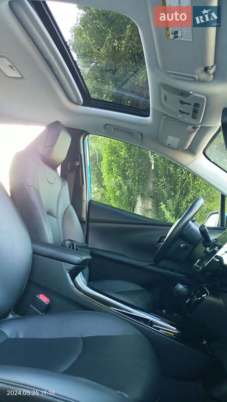 Хетчбек Toyota Prius 2019 в Чубинське