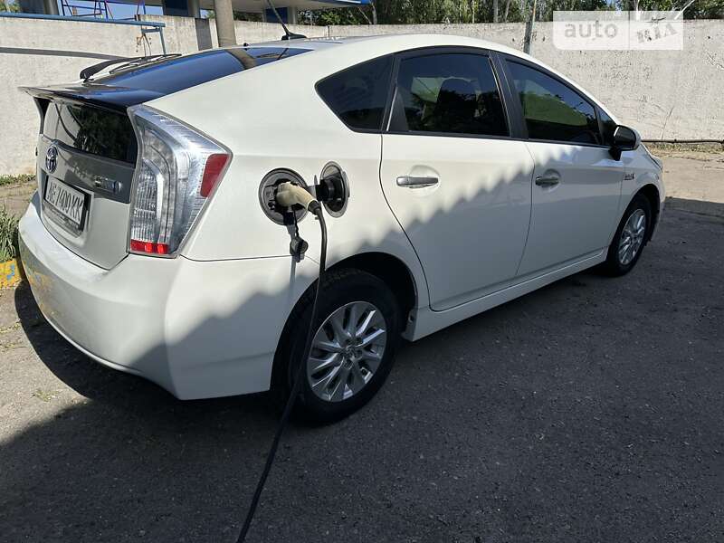 Хетчбек Toyota Prius 2013 в Запоріжжі