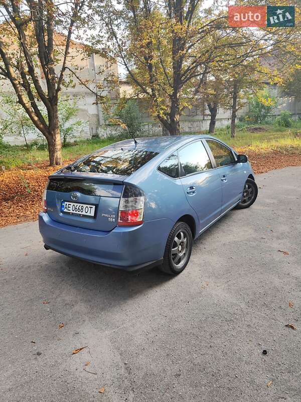 Хетчбек Toyota Prius 2005 в Павлограді