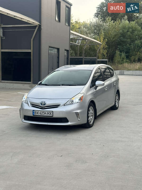 Хетчбек Toyota Prius 2014 в Києві