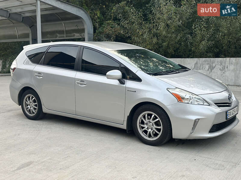 Хетчбек Toyota Prius 2014 в Києві