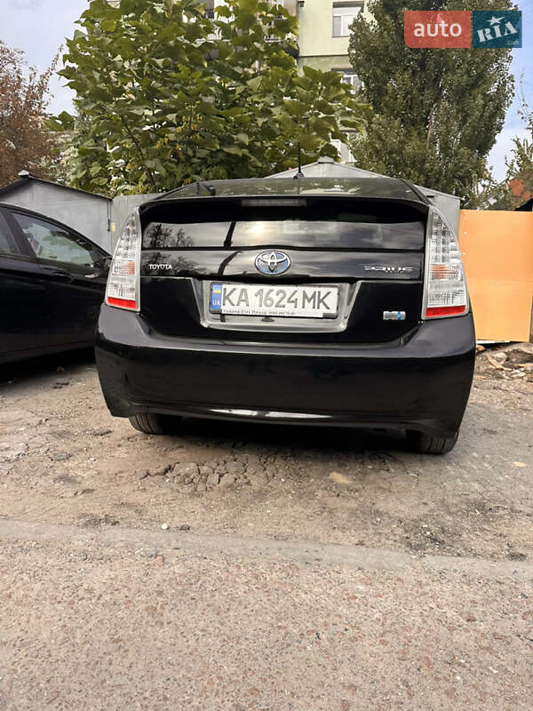 Хэтчбек Toyota Prius 2010 в Киеве