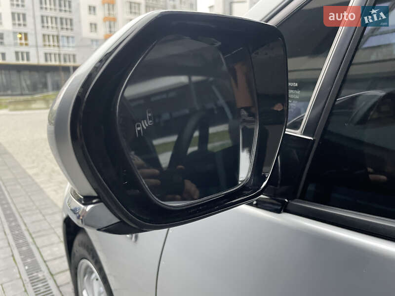 Хэтчбек Toyota Prius 2019 в Ивано-Франковске