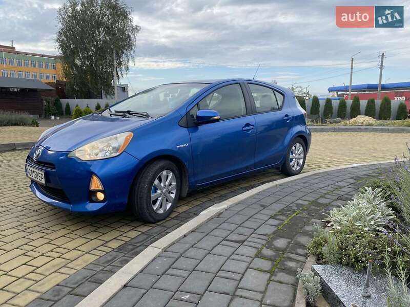 Хэтчбек Toyota Prius 2012 в Луцке