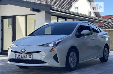 Хетчбек Toyota Prius 2016 в Рівному