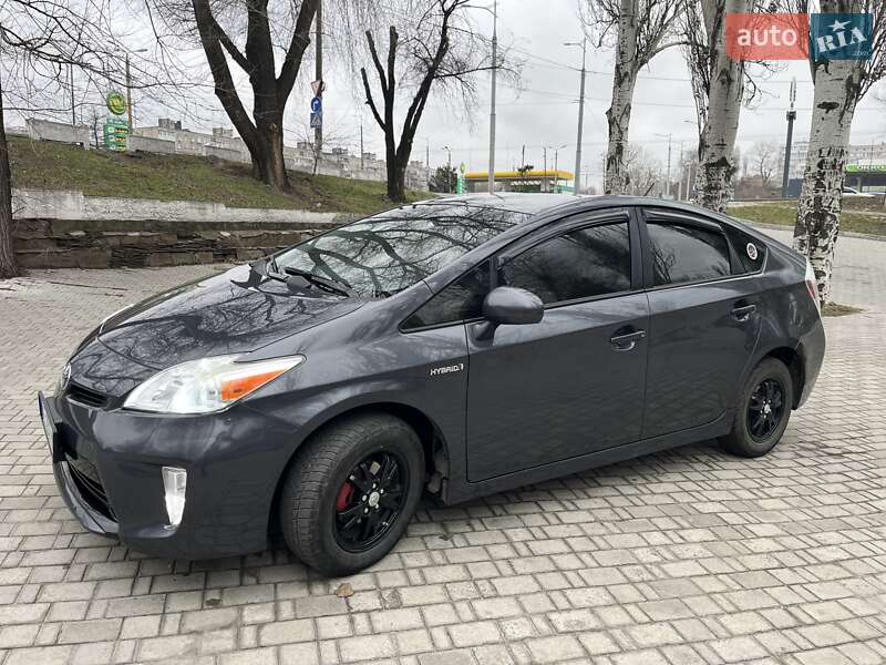 Хетчбек Toyota Prius 2014 в Дніпрі